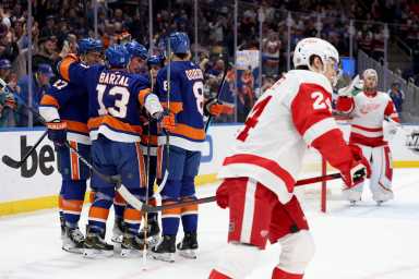 Islanders Red WIngs