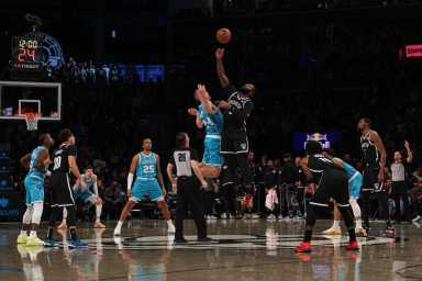 2022-03-28T000551Z_1571252428_MT1USATODAY17977377_RTRMADP_3_NBA-CHARLOTTE-HORNETS-AT-BROOKLYN-NETS-1200×800-1