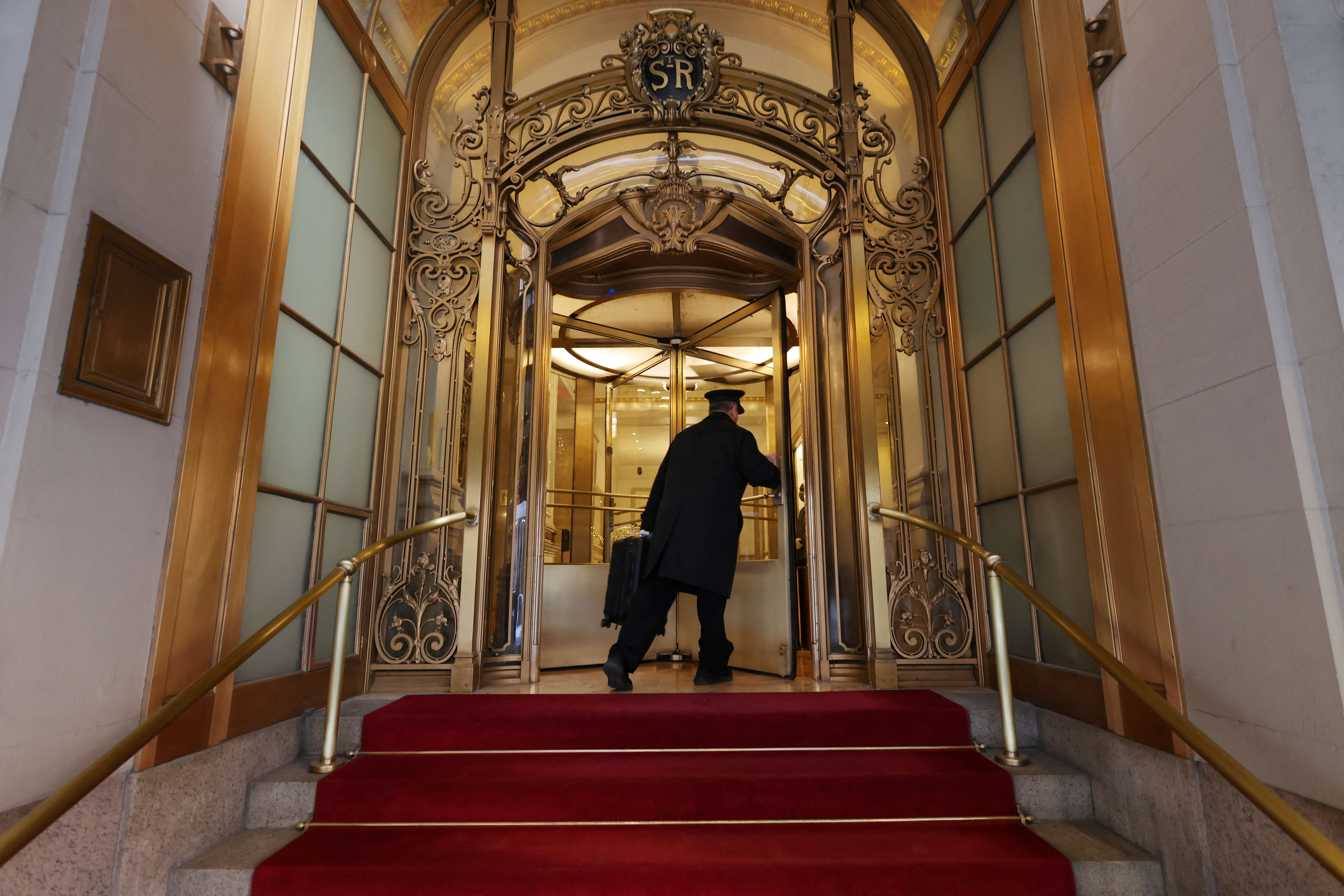 deal-for-the-doormen-strike-averted-as-32bj-landlords-reach-contract-deal-amnewyork