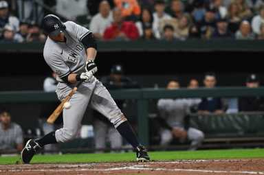 Yankees second baseman DJ LeMahieu singles in the 6th inning against the Baltimore Orioles.