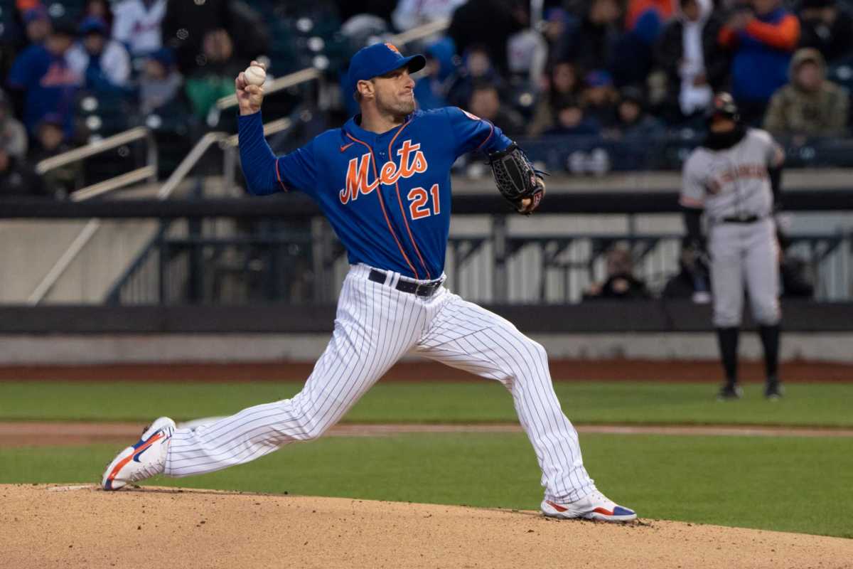 Mets pitcher Max Scherzer delivers a pitch against the San Francisco Giants.