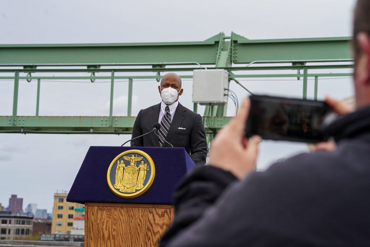 Mayor, Governor cuts ribbon on largest NYC rooftop park 6