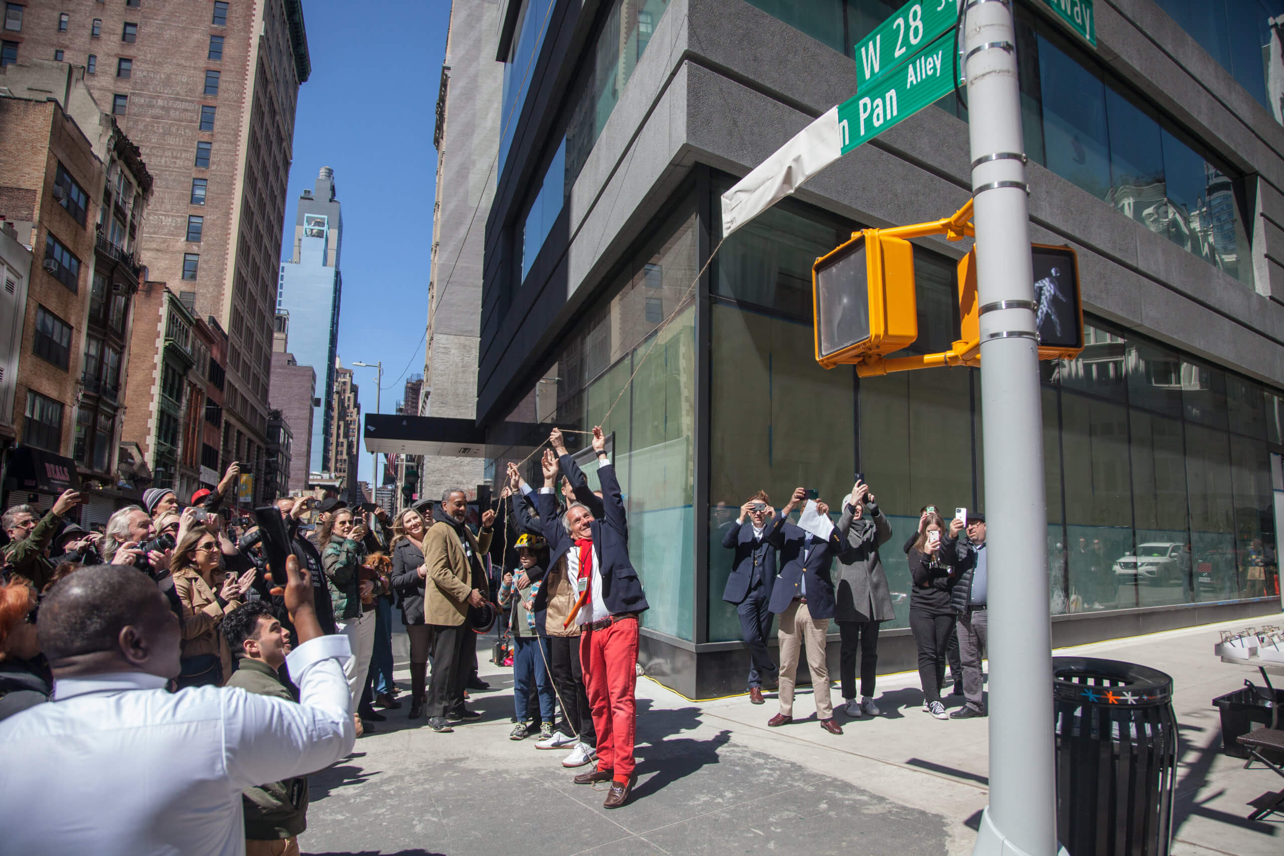Tin Pan Alley finds its place on Manhattan street sign 6