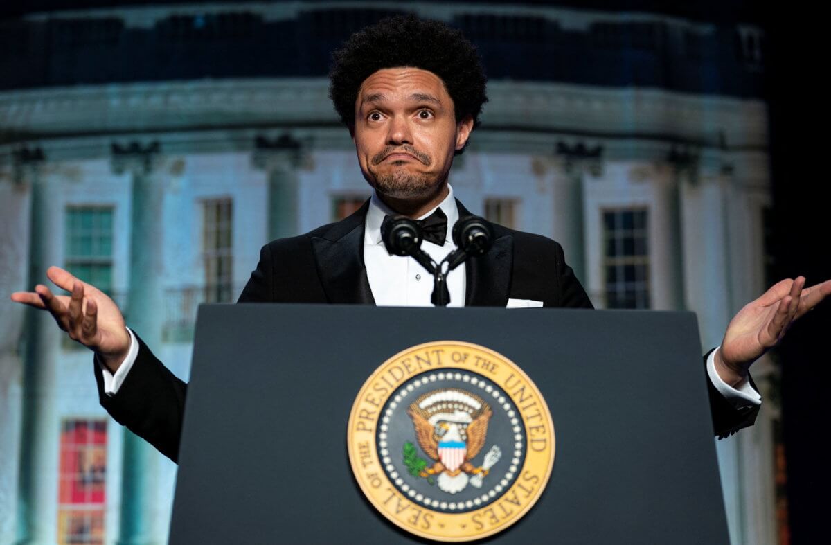Big Apple Buzz | 'Saturday Night Live' departures, Trevor Noah and Minka Kelly call it quits, and more 2