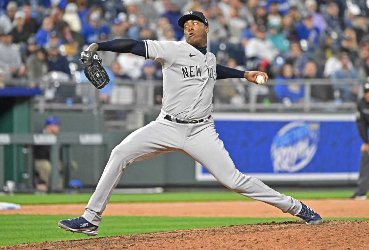 Yankees relief pitcher Aroldis Chapman delivers a pitch.
