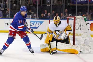 2022-05-04T010517Z_1998674844_MT1USATODAY18196779_RTRMADP_3_NHL-STANLEY-CUP-PLAYOFFS-PITTSBURGH-PENGUINS-AT-NEW-YORK-RANGERS-1200×800-1