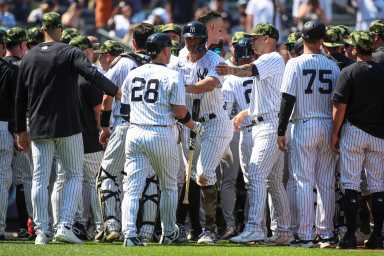 Yankees and White Sox dugouts empty in the 5th inning, after Josh Donaldson's incendiary comments.