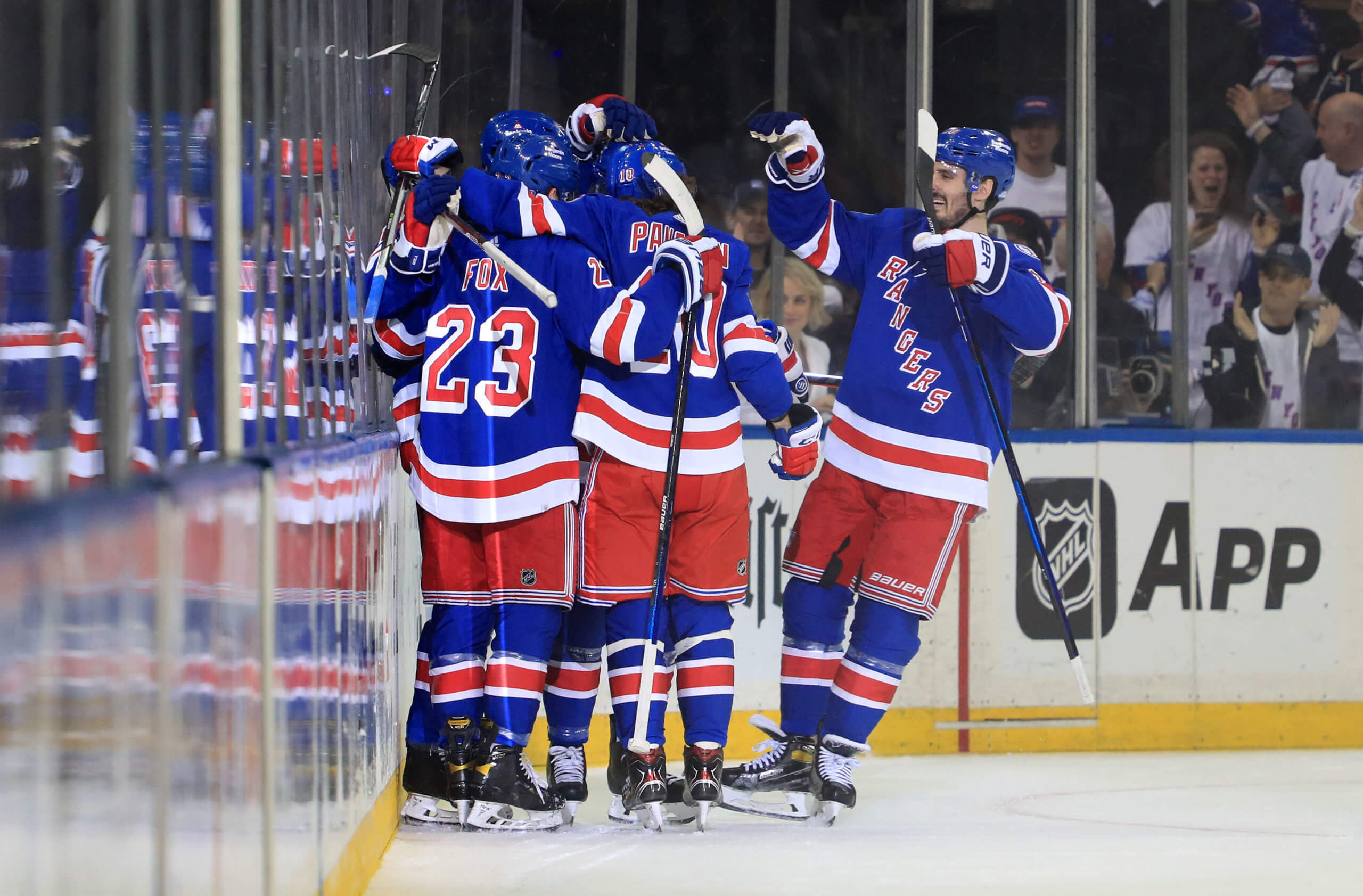 Fox ends scoring drought as Rangers clip Hurricanes 2-1