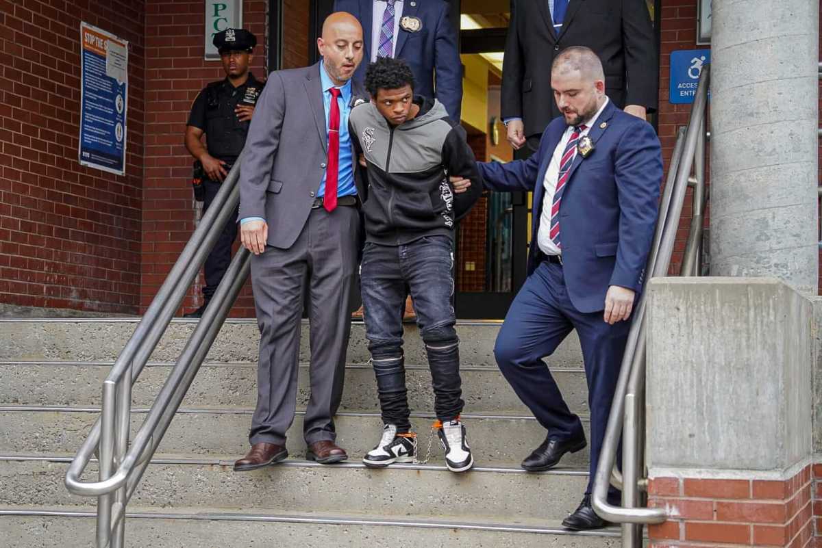 18-year-old suspect in Bronx murder of Kyhara Tay turns himself into police 4