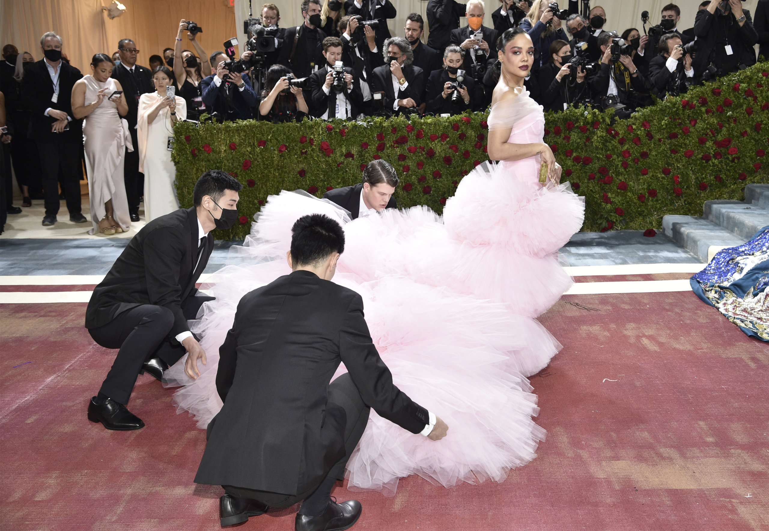 Inside the Met Gala: Glitter, glamour and 275,000 pink roses 5