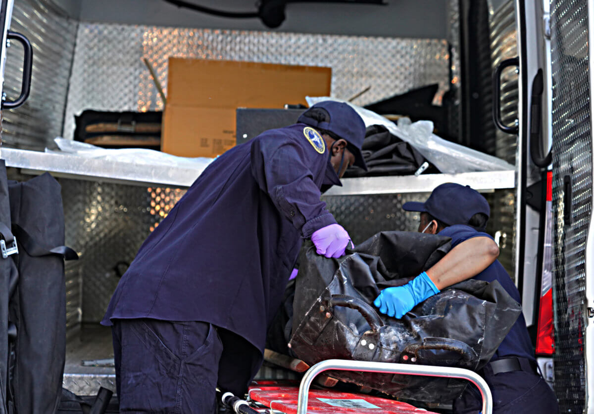 Dead body pulled out of the East River may have been rotting there for weeks: cops 2