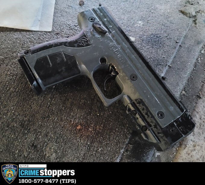Bronx police shooting ends with death of man armed with pellet gun 3