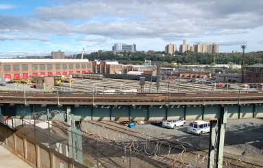 NYCSubway-207thStreetYard(2009-10-10)