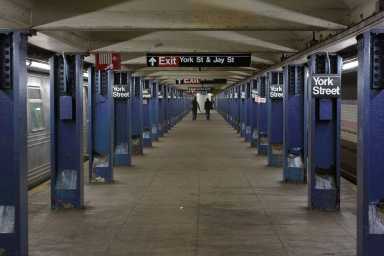 1620px-NYCS_IND_6thAve_YorkStreet-1