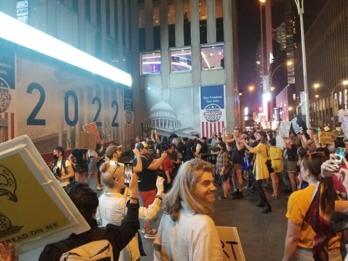 Roe v. Wade reversal rage: Estimated 17,000 New Yorkers take fury to streets of Lower Manhattan over SCOTUS decision 14