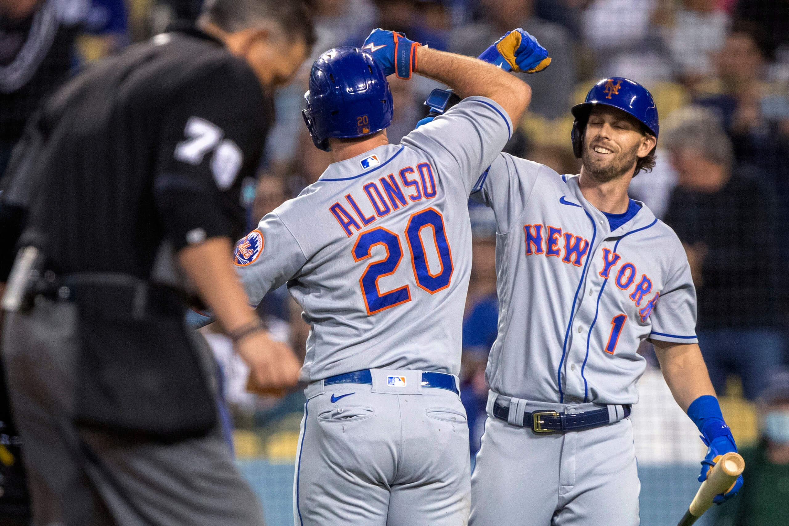 Is Pete Alonso already the Mets' greatest slugger of all-time? Yes. 2 Pete Alonso Mets