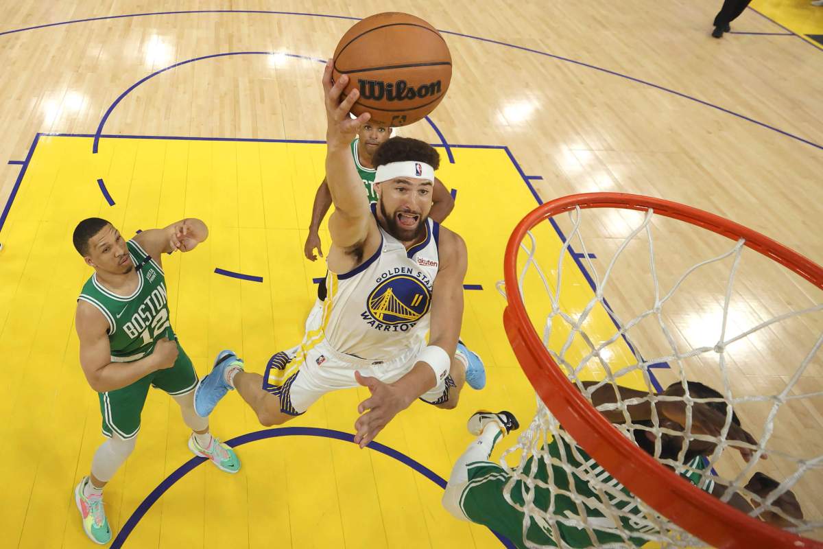 Klay Thompson attacks the basket in the 2022 NBA Finals