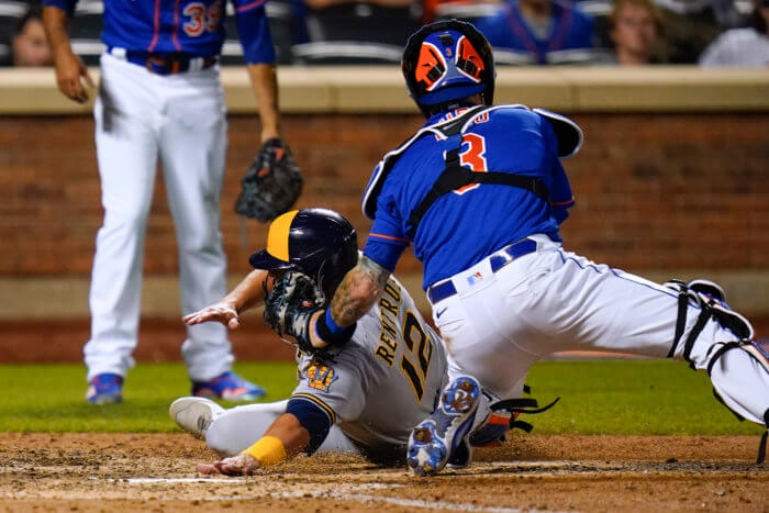 Crucial out at the plate gives Mets a win
