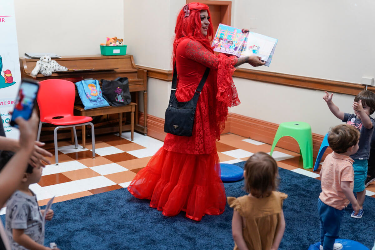 Drag queen story hour hosts, under attack, dig in their heels 2