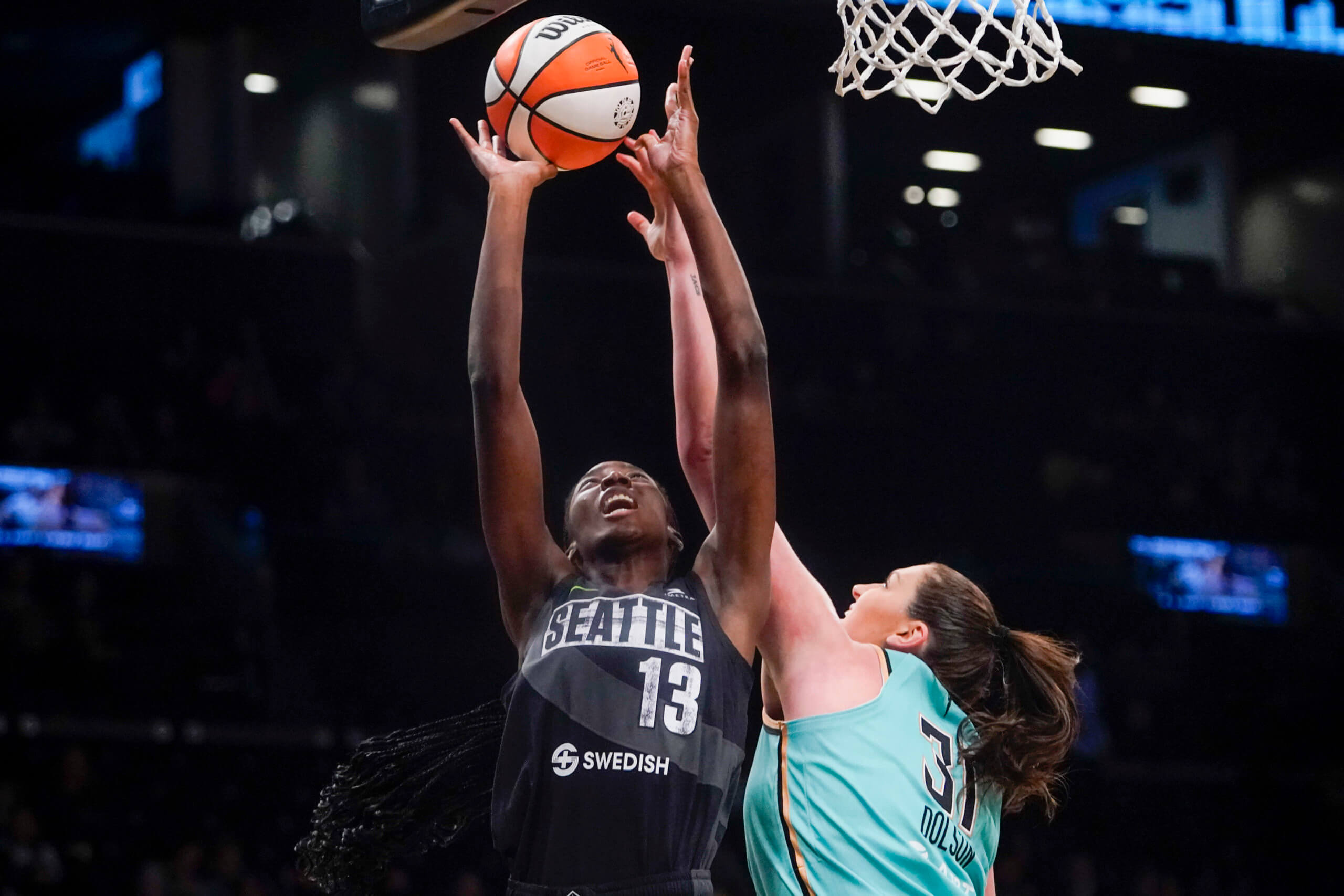Sue Bird, Seattle Storm past New York Liberty in Brooklyn 2