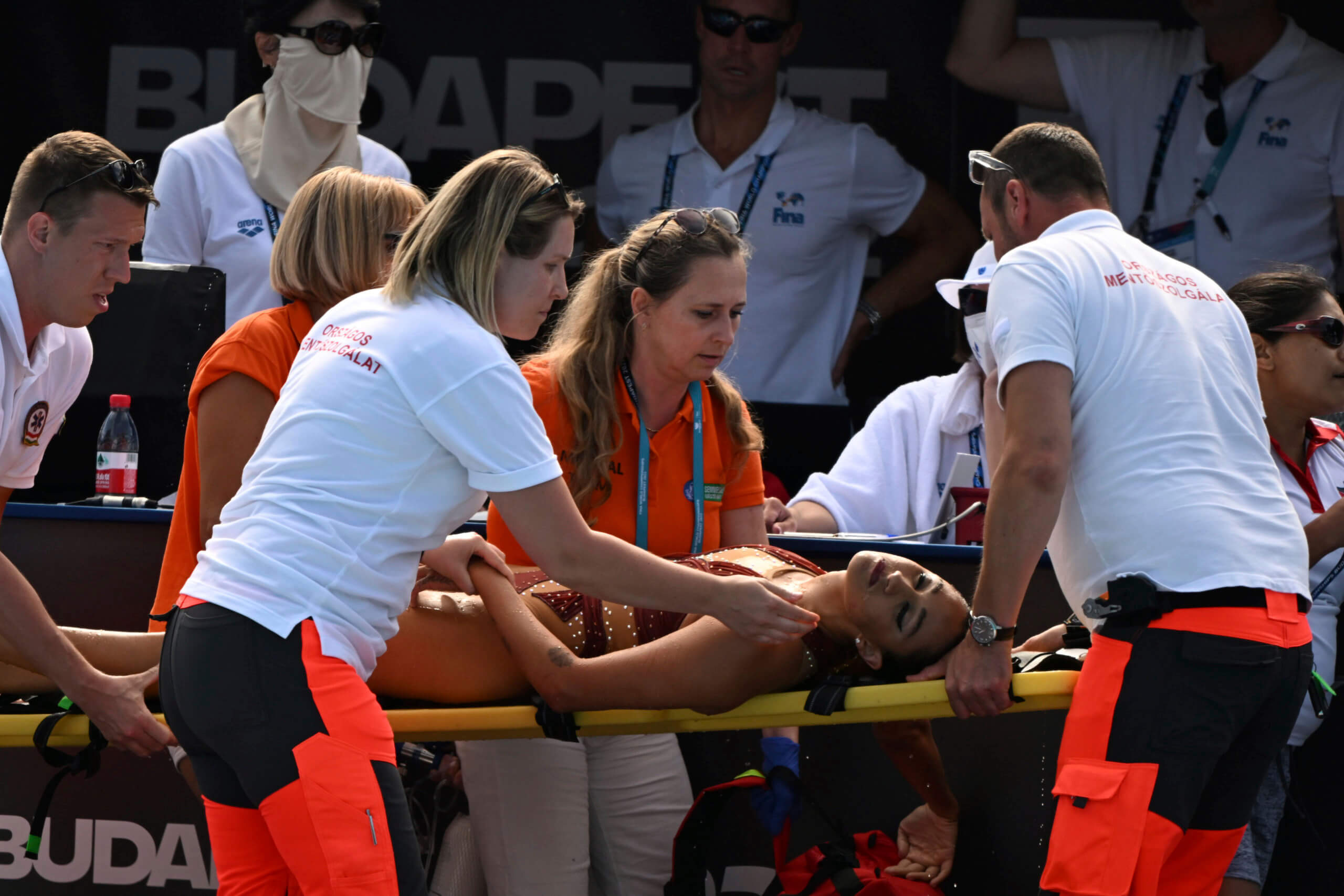 US coach Andrea Fuentes makes dramatic rescue of artistic swimmer at worlds 2 Andrea Fuentes