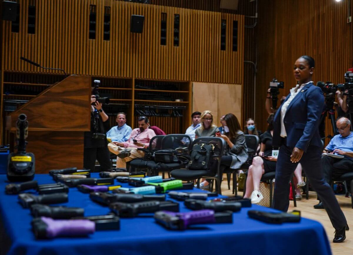 Another battle won for the war on guns: NYPD and Manhattan DA take down trafficker selling bags of guns 4