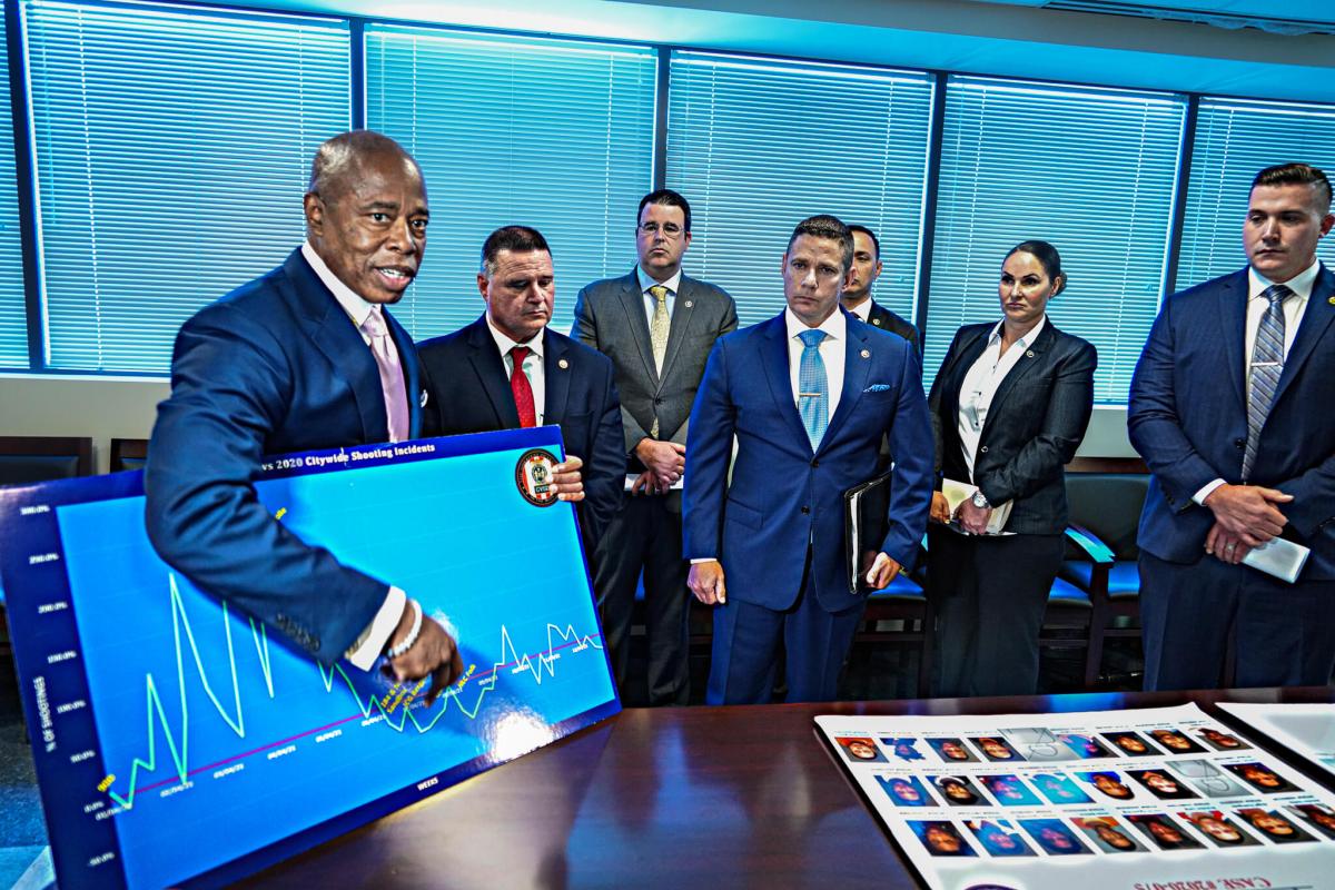 Mayor lifts a graph