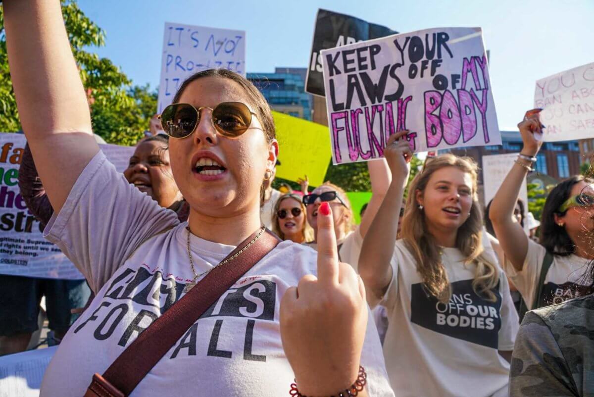 Roe v. Wade reversal rage: Estimated 17,000 New Yorkers take fury to streets of Lower Manhattan over SCOTUS decision 7
