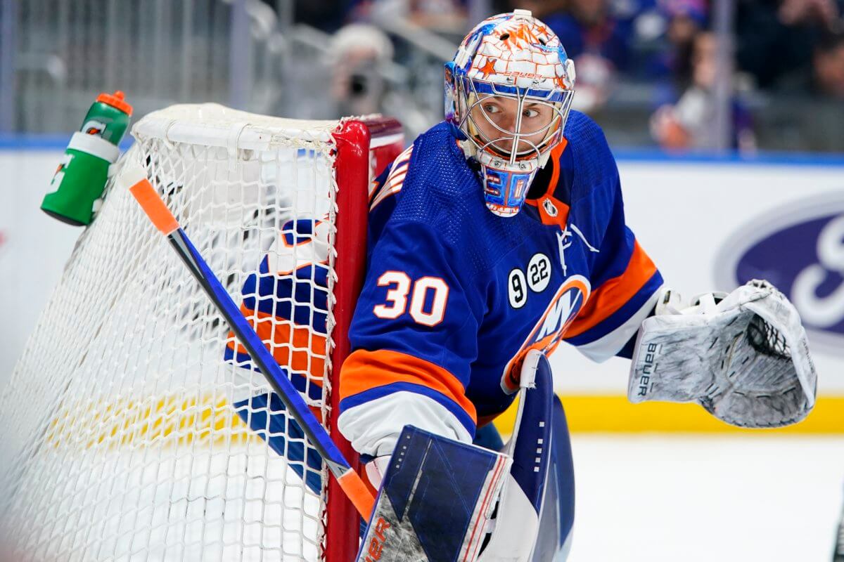 Dan Milstein on X: Ilya Sorokin signs contract extension with the New York  Islanders for 1 year for season 2020-2021  / X