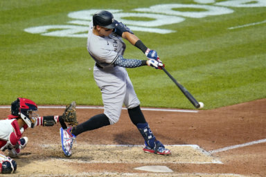 Yankees' Aaron Judge hits an RBI single off Pittsburgh Pirates starting pitcher Jose Quintana.