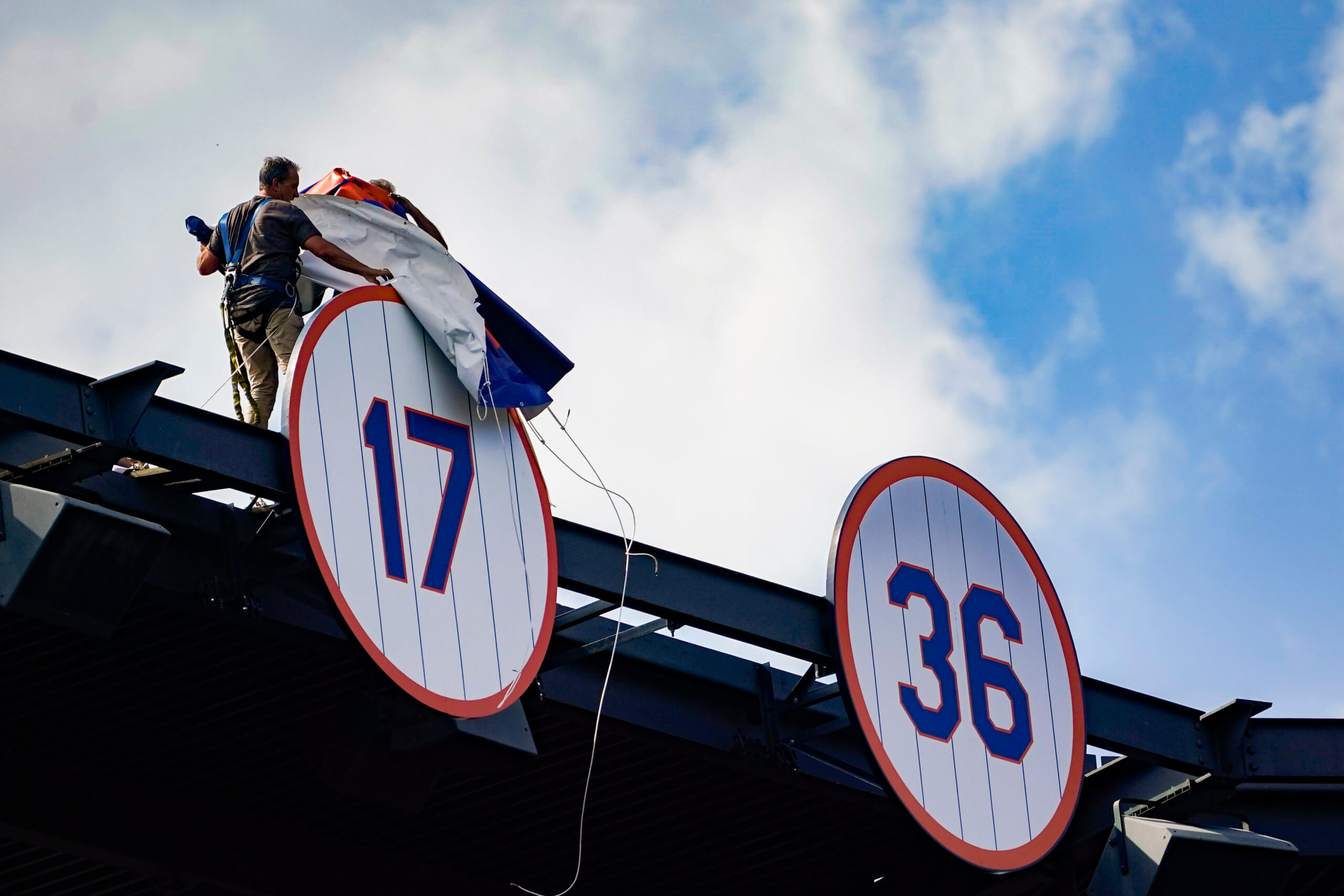 Mets retiring Darryl Strawberry's No. 18, Dwight Gooden's No. 16