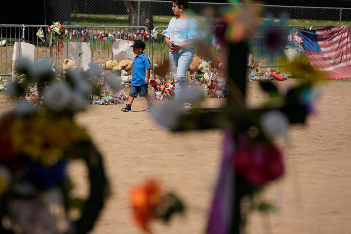 Uvalde's new anguish: Video shows police waiting in school 2