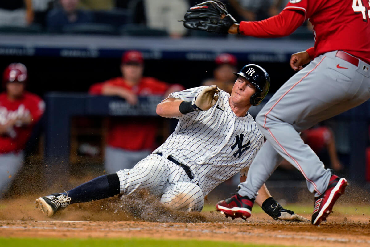 DJ LeMahieu out of Yankees lineup