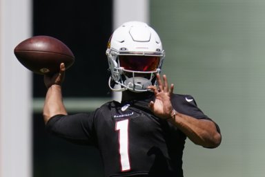 Cardinals agree to extension with Murray