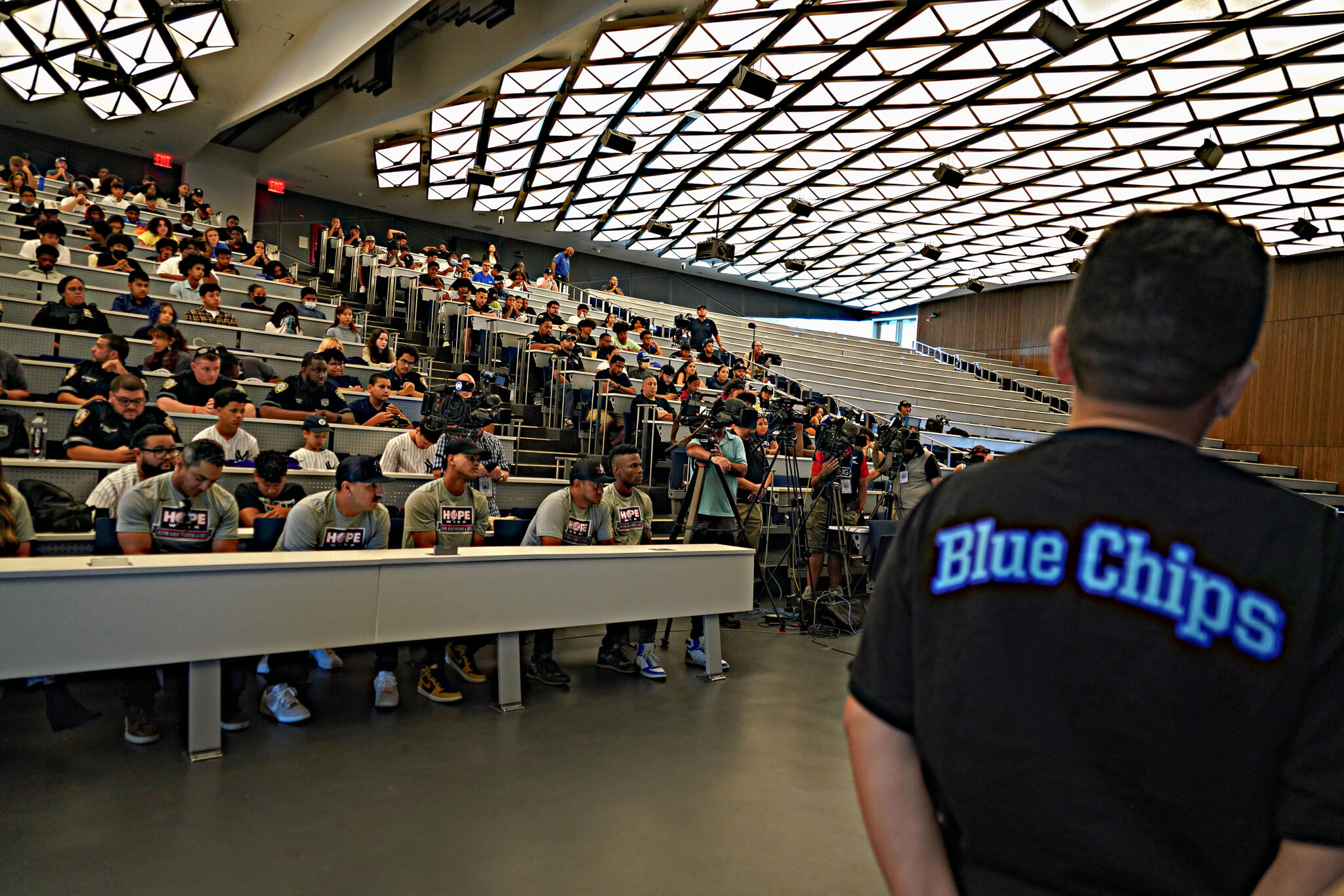 New York Yankees honor NYPD Blue Chips program for HOPE week amNewYork