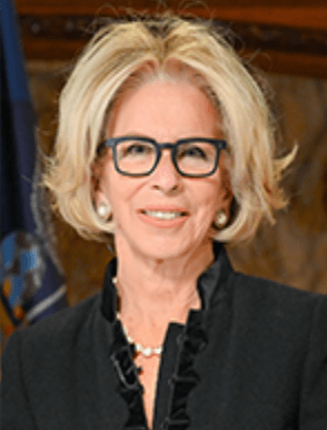 New York 's top Justice Janet DeFiore steps down