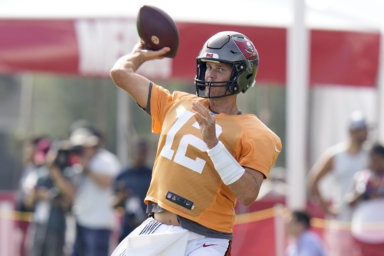 Brady to leave Bucs for excused absence