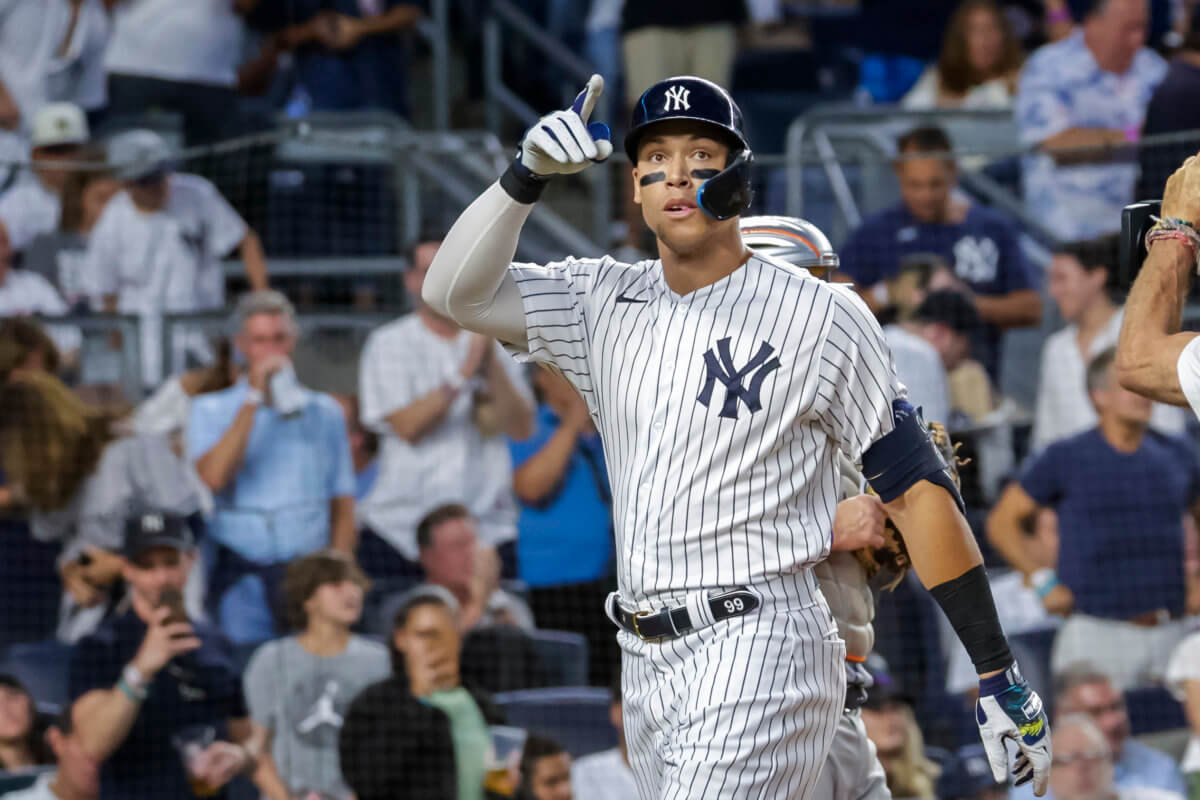 Aaron Judge Leaves Giants at the Altar, Re-Signs with Yankees