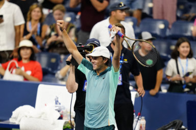 Brandon Holt beats Taylor Fritz at the 2022 US Open