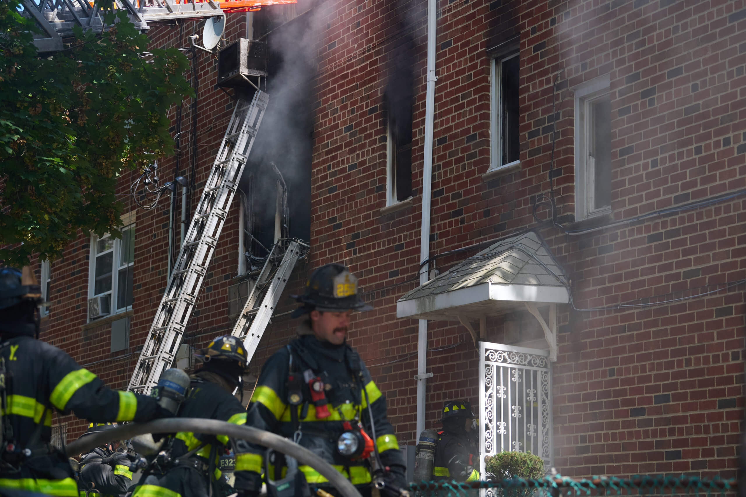 Brooklyn blaze leaves one man critically injured: FDNY 2