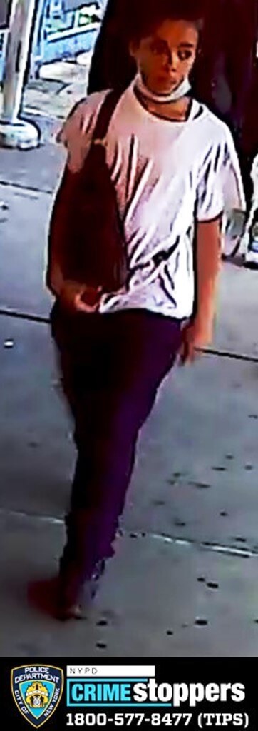 Cops seek Bronx subway assailant for gold chain nab 3