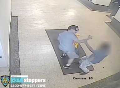 Washington Heights robber attacks teenager in apartment building lobby
