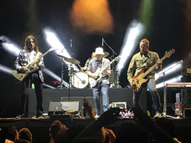 Weezer_Bethlehem_2019_1