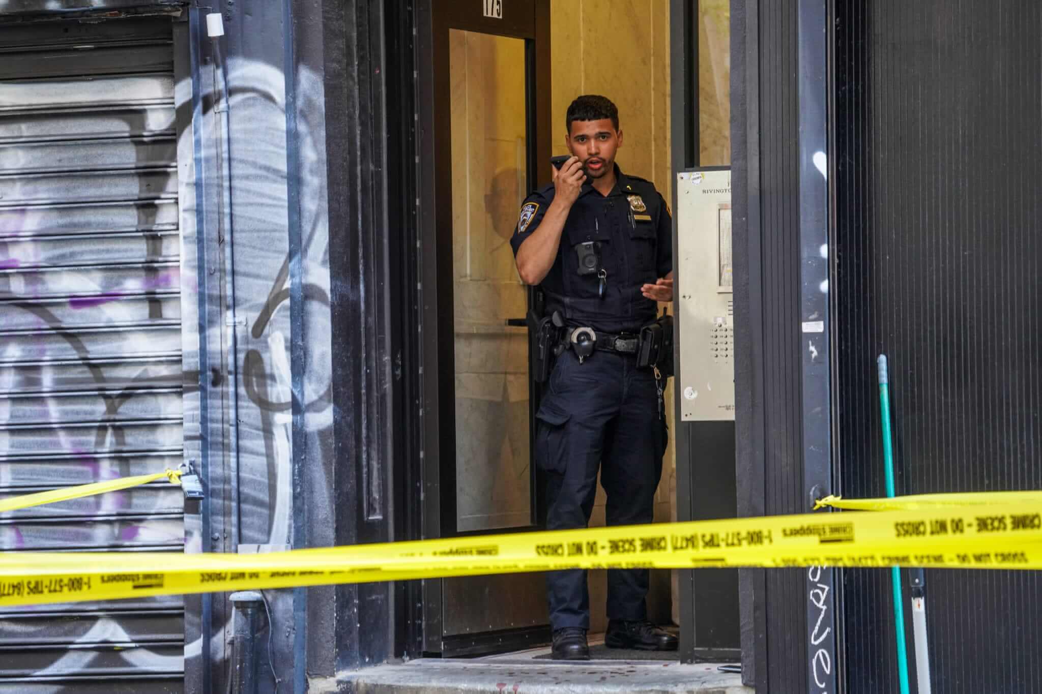 Lower East Side slashing leaves would-be peacemaker injured, cops say 3 Crime Scene
