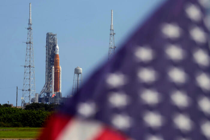 Fuel leak delays NASA moon rocket launch