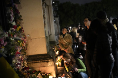 Britain mourns Queen Elizabeth II