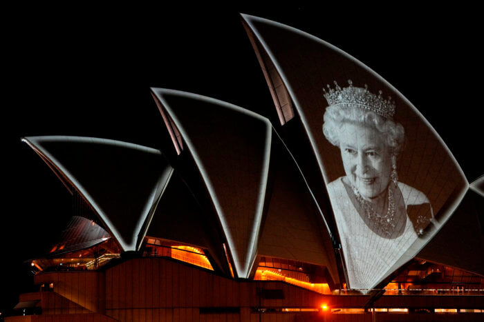 World mourns Queen Elizabeth II
