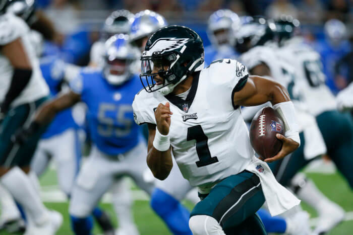 Jalen Hurts leads the Eagles against the Vikings