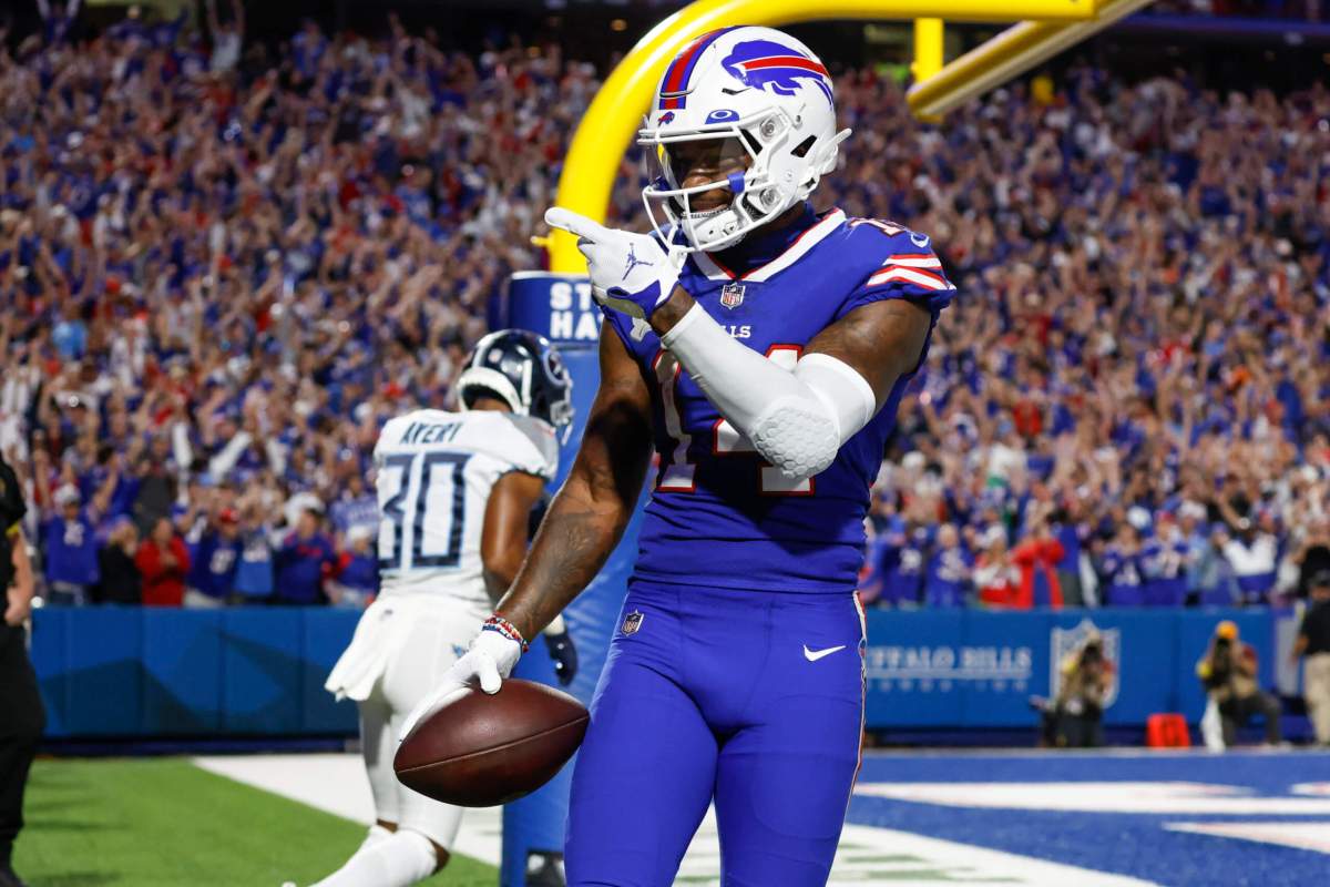 Stefon Diggs and the Buffalo Bills easily beat the Titans