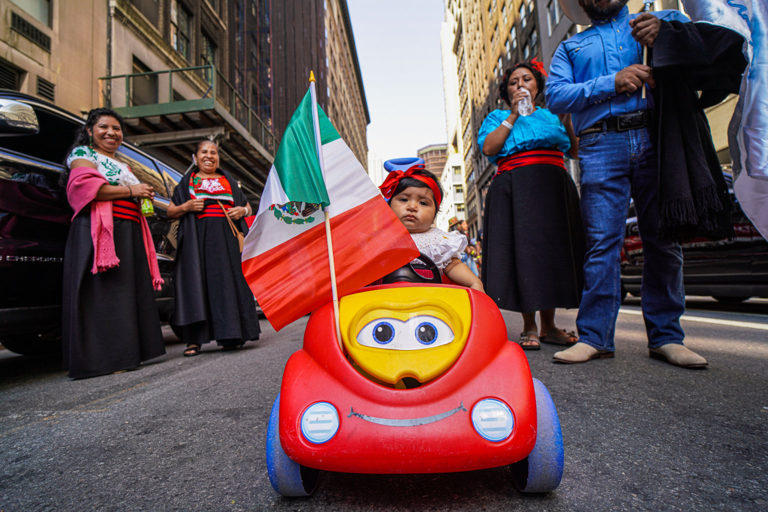 SEE IT The Mexican Day Parade marches through Midtown amNewYork